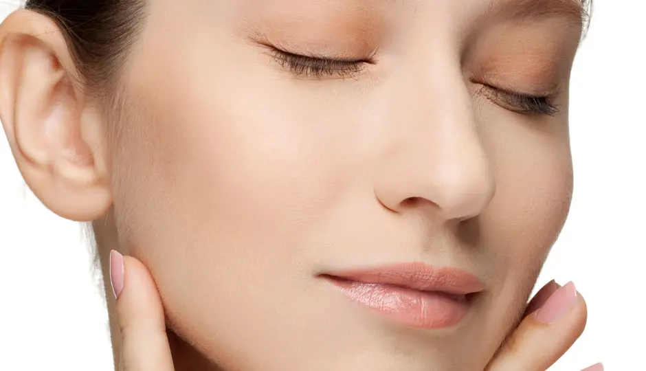 Tratamiento con inductores de colágeno para estimular la firmeza de la piel en clínica estética de Tenerife