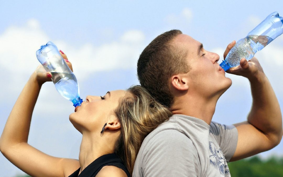 ¿Cuánta agua debemos beber a diario?