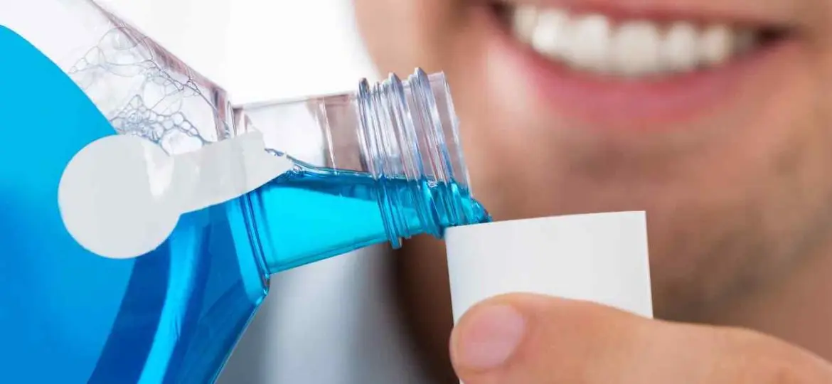 Colutorios - Clínica Bajo Colutorios, ¿cómo utilizarlos?