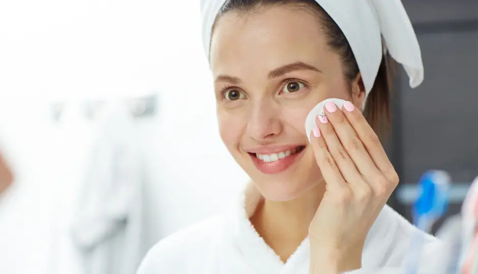 La importancia de desmaquillarte - Clínica Bajo La importancia de desmaquillarte bien cada día