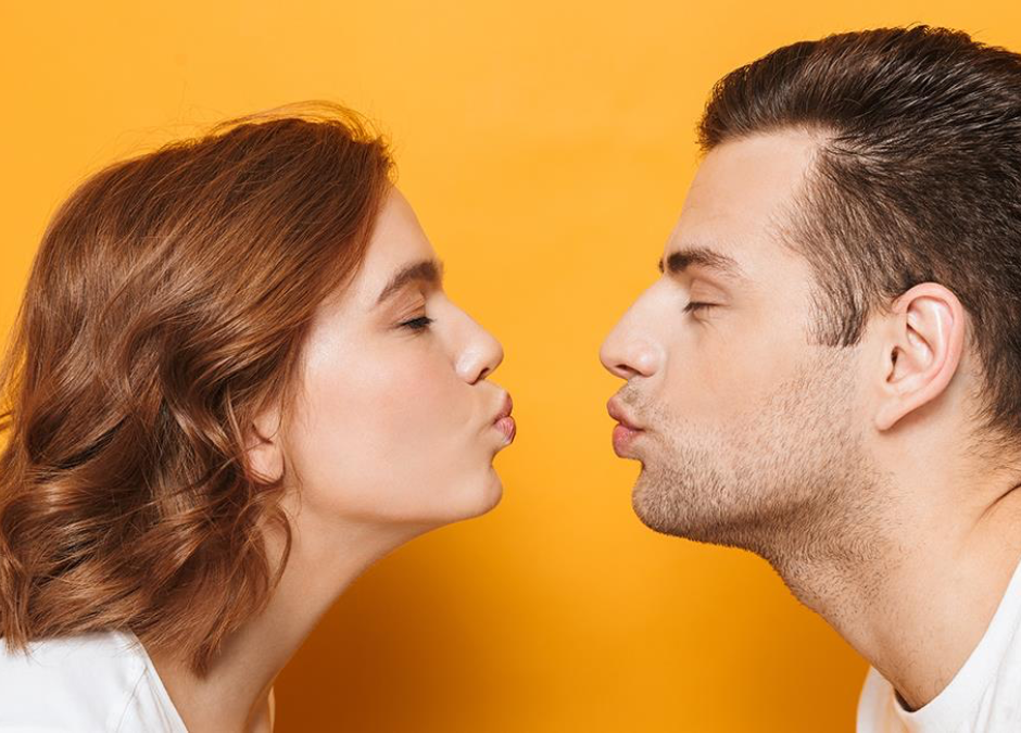 Kisses can transmit tooth decay?!