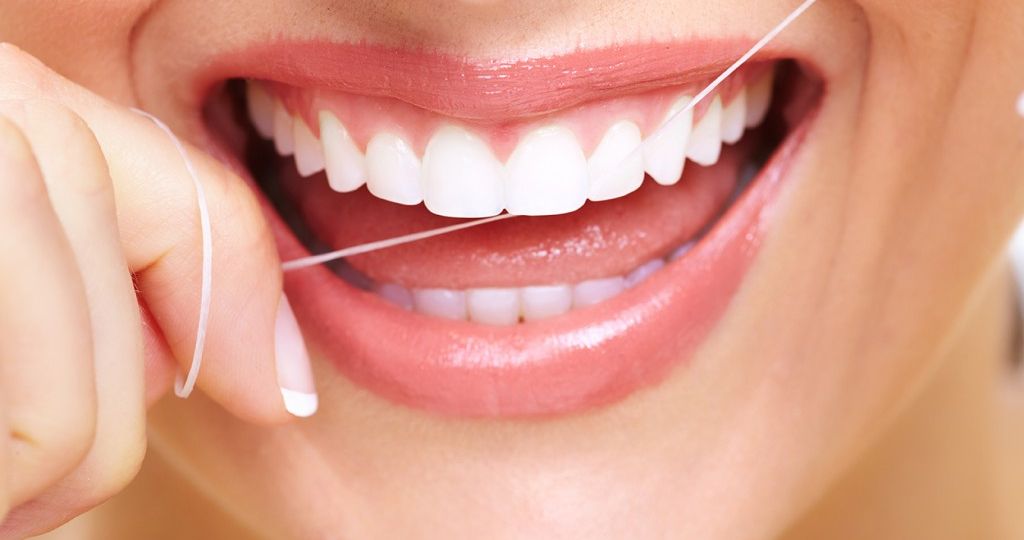 ¿Cómo se utiliza el hilo dental?