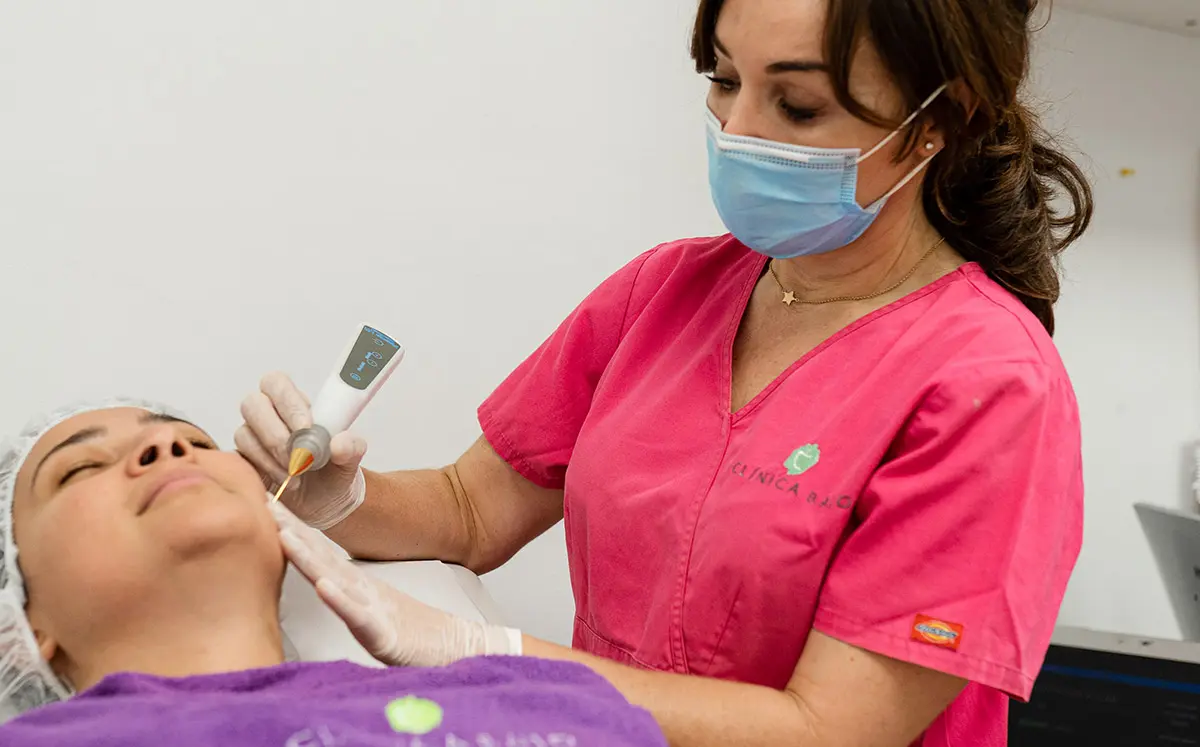 Tratamientos Faciales en Tenerife Sur - Clínica Bajo Facial treatments in Tenerife South to rejuvenate and improve the quality of the skin at Clínica Bajo, Los Cristianos